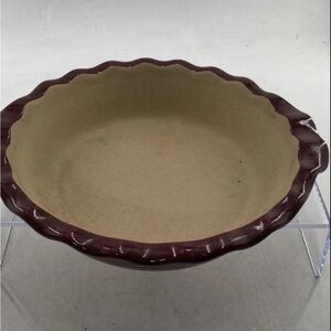 The Pampered Chef Maroon Deep Pie Dish